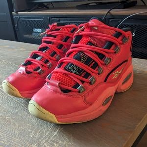 Reebok question x Hot Ones